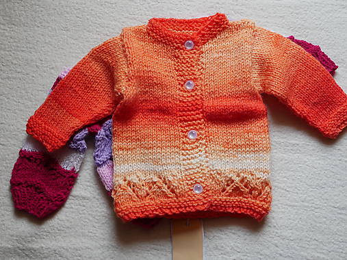 Detské čiapky - výpredajová skupinka po 8 eur (svetrík č. 2-novorodenec,do cca 1 mesiaca) - 18099481_