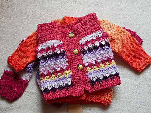 Detské čiapky - výpredajová skupinka po 8 eur (vestička -novorodenec do cca 1mesiaca) - 18099482_