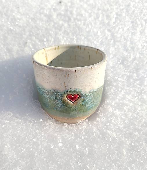 Nádoby - Keramický hrnček so srdiečkom zelený - 18099562_