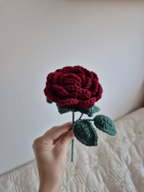 Háčkovaná ruža