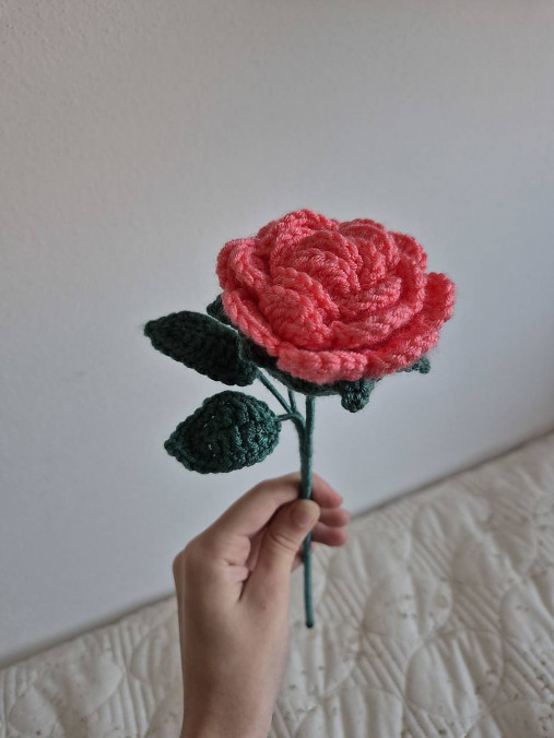 Háčkovaná ruža