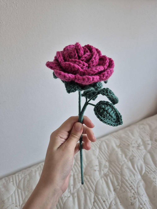 Háčkovaná ruža