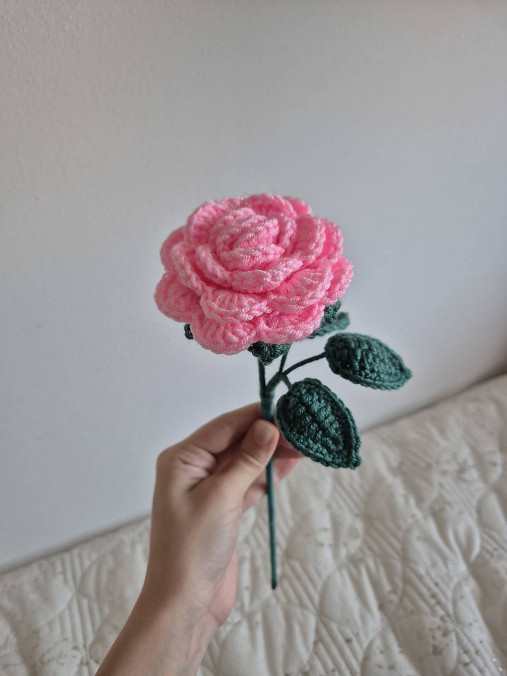Háčkovaná ruža