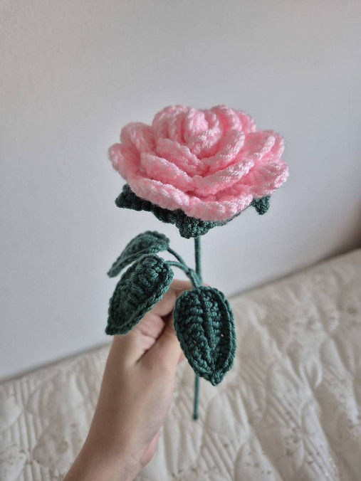 Háčkovaná ruža
