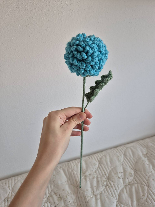 Háčkovaná chryzantéma