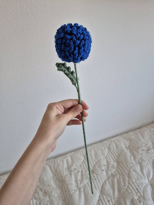 Háčkovaná chryzantéma