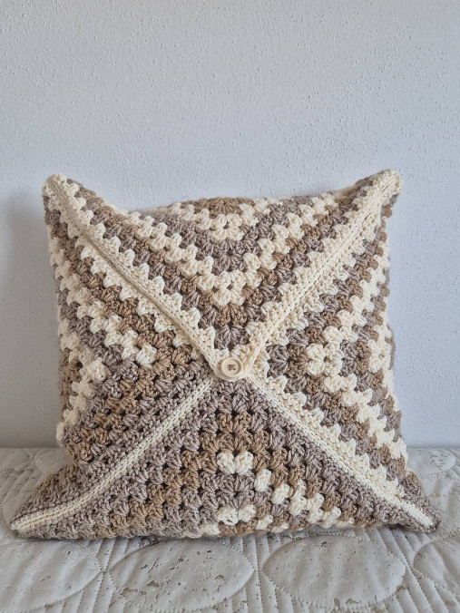 Chalupárska háčkovaná obliečka na vankúš