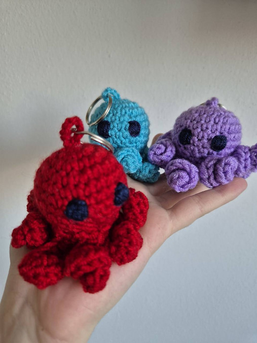 Háčkovaný chobotničkový prívesok