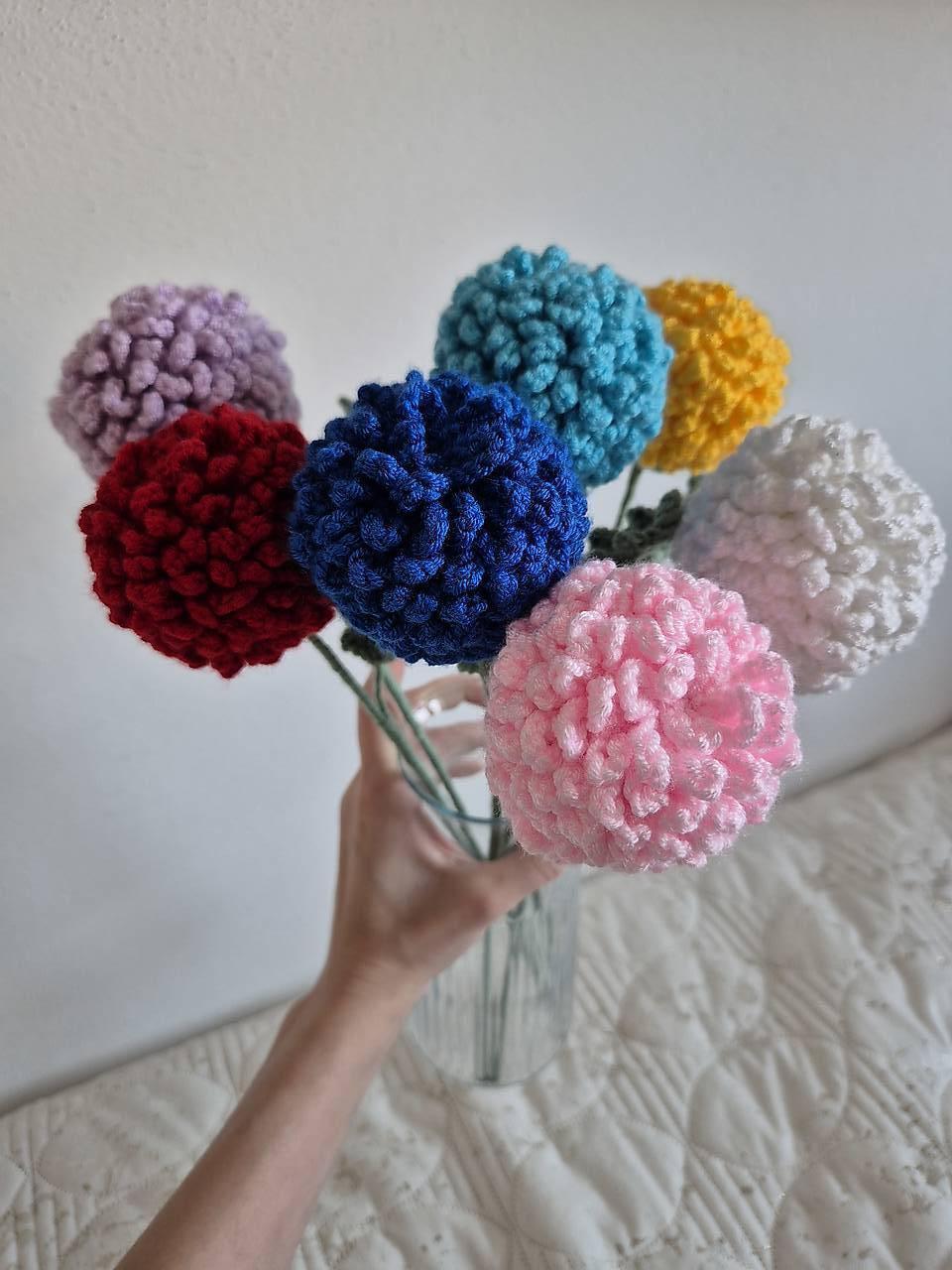 Háčkovaná chryzantéma