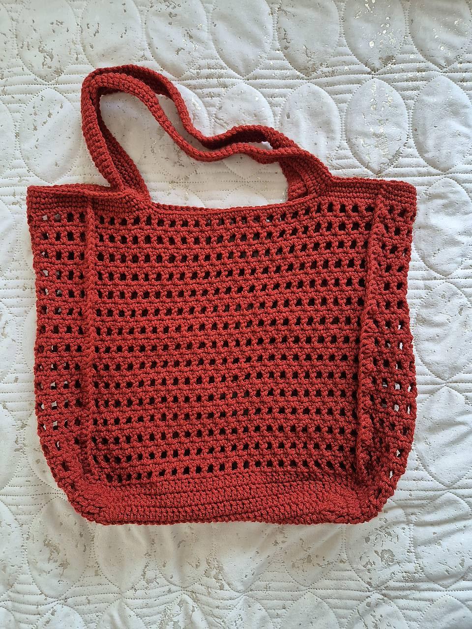 taška so sieťovaným vzorom