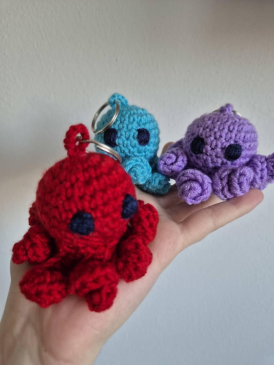 Háčkovaný chobotničkový prívesok