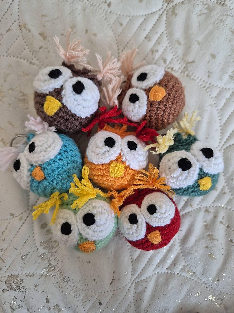 Háčkovaný sovičkový prívesok