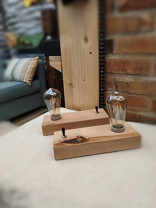 Drevená lampa dekoračná