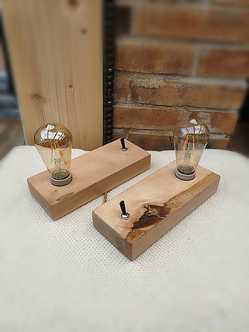 Drevená lampa dekoračná