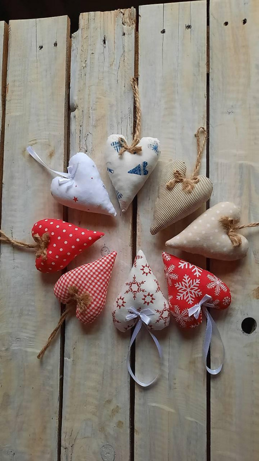 Dekorácie - srdiečka bodkované - 18102972_