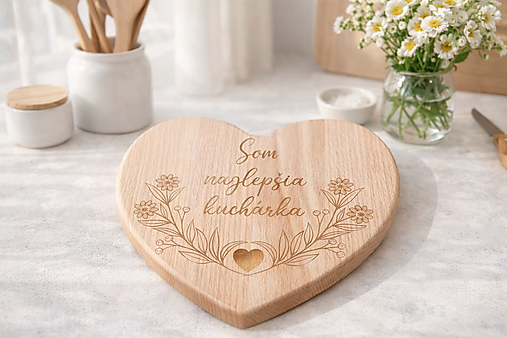 Príbory, varešky, pomôcky - Doštička na krájanie srdiečko - Som najlepšia kucharka (Vlastný text) - 18103367_