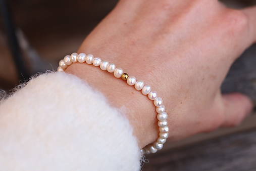 Perlový náramok