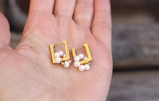 Perlové náušnice hranaté