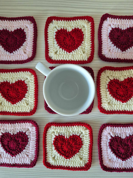 Štvorcové podšálky so srdcom