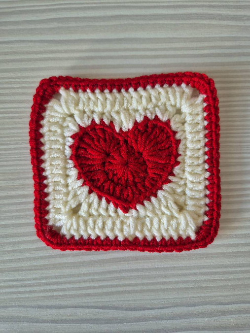 Štvorcové podšálky so srdcom