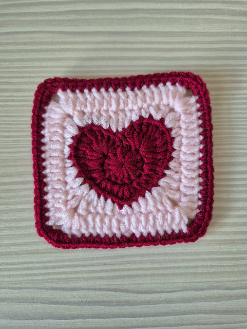 Štvorcové podšálky so srdcom