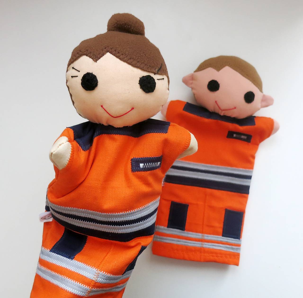 Maňuška na ruku - zdravotnícke povolania (zdravotný záchranár/ záchranárka)