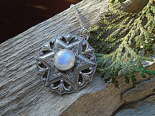 Strieborný prívesok Ag925 Hviezda Mesačný kameň