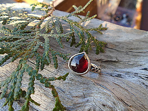 Strieborny prsteň Ag 925 Granát