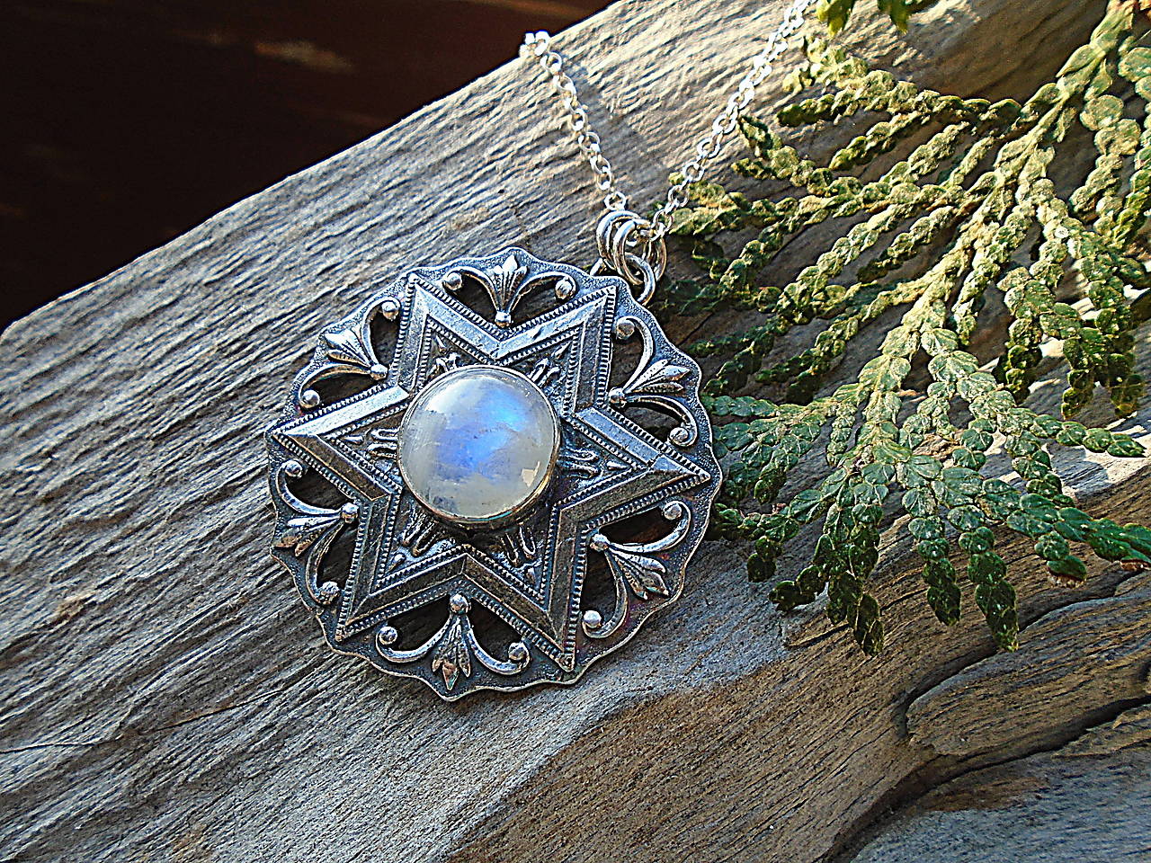 Strieborný prívesok Ag925 Hviezda Mesačný kameň