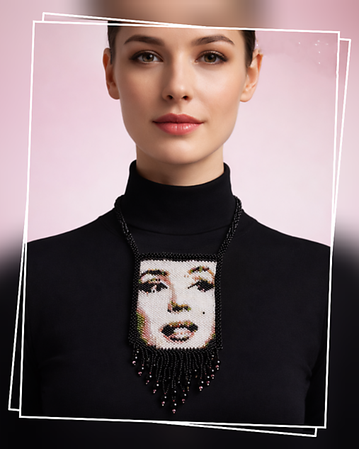 Náhrdelníky - Originálny ručne šitý náhrdelník : Merelin Monroe - 18103725_