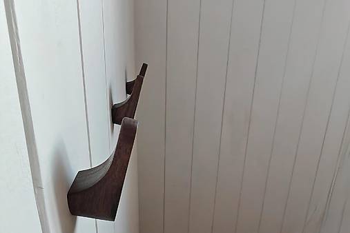 Nástenný vešiak LUXmalý drevo orech