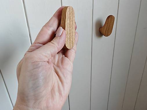 Nástenný vešiak LUXmalý drevo dub