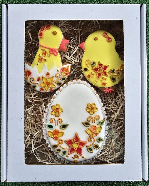 Dekorácie - Vitrážová medovníková veľkonočná krabička - 18106296_