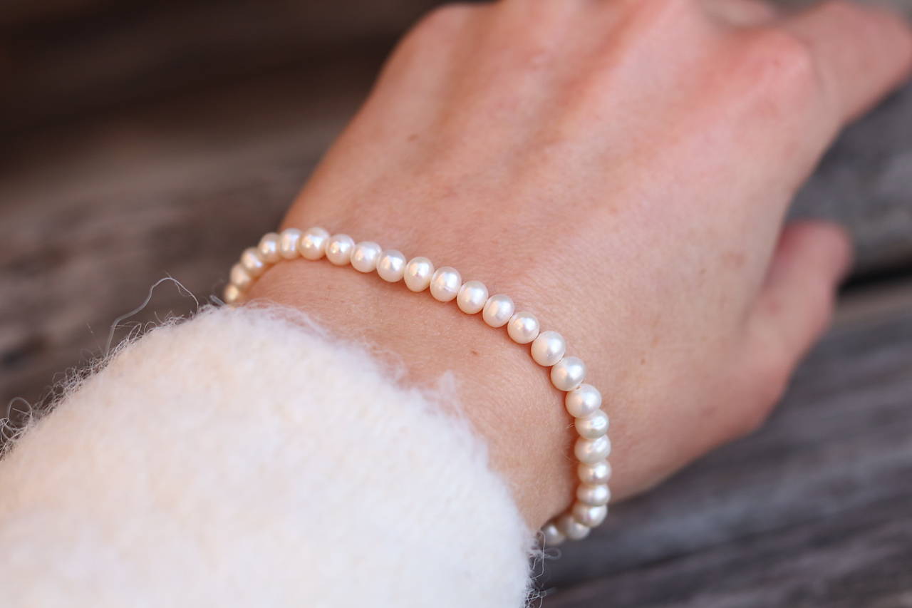 Perlový náramok