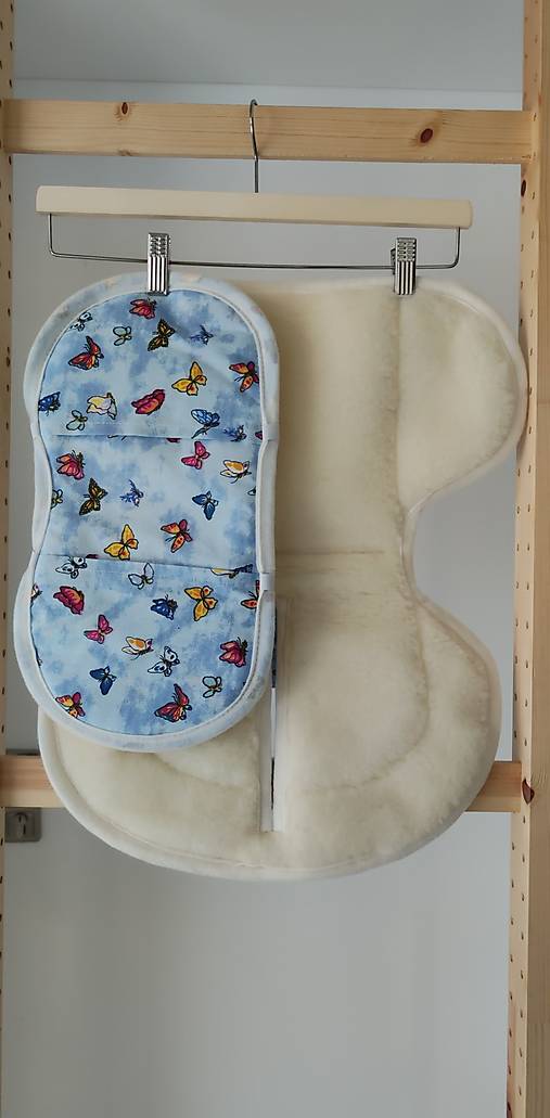 Detský textil - VLNIENKA podložka  do autosedačky Cybex Aton B2  100% Merino Top Super wash Natural Motýlik - 18107350_