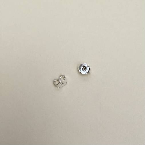 Náušnicové zarážky (motýliky)