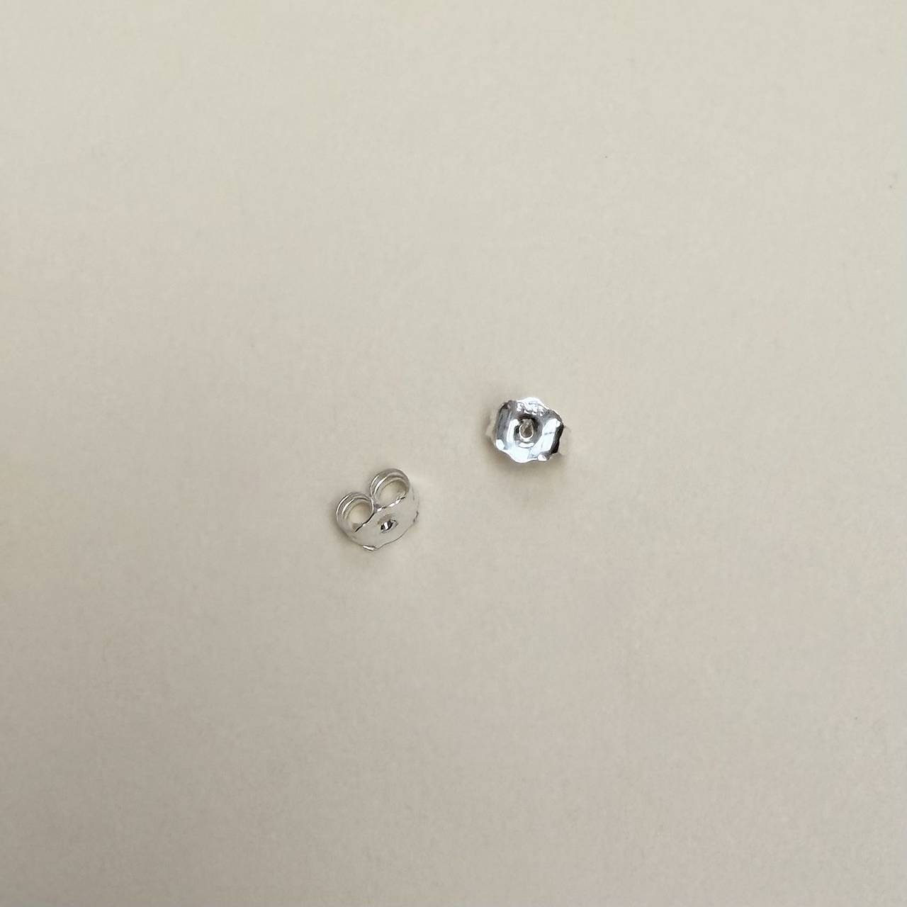 Náušnicové zarážky (motýliky)