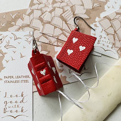 Náušnice - Náušnice Knihy so srdiečkami / červené, darček na valentína, náušnice so srdiečkom - 18110336_