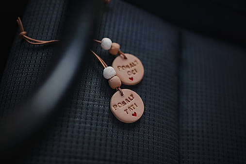 Dekorácie - Aróma difuzér pre ocka do auta - 18109277_