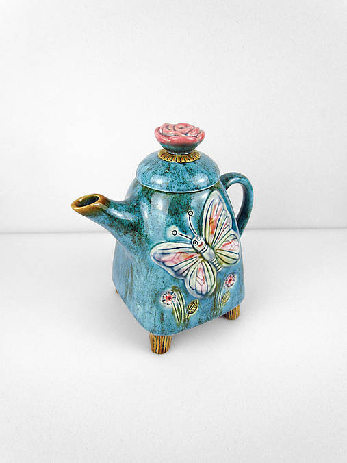 Nádoby - Ručne modelovaný keramický čajník „Dotyk Krídel“ – Tyrkysový s reliéfom motýľa - 18110804_