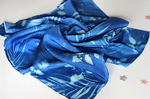 Ručne maľovaná hodvábna šatka - Modrá minimalist II.