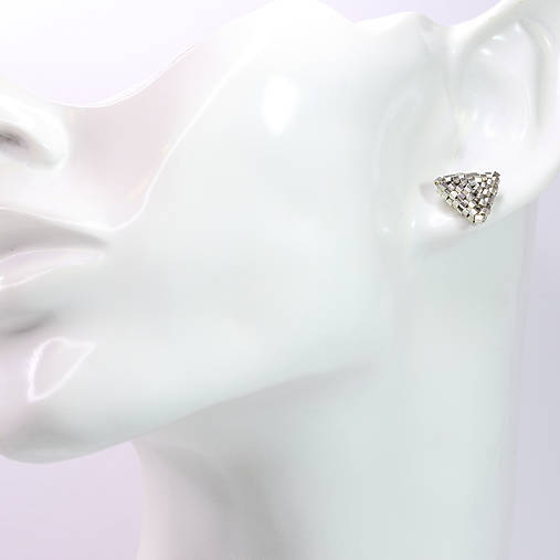 Geometrické napichovacie náušnice