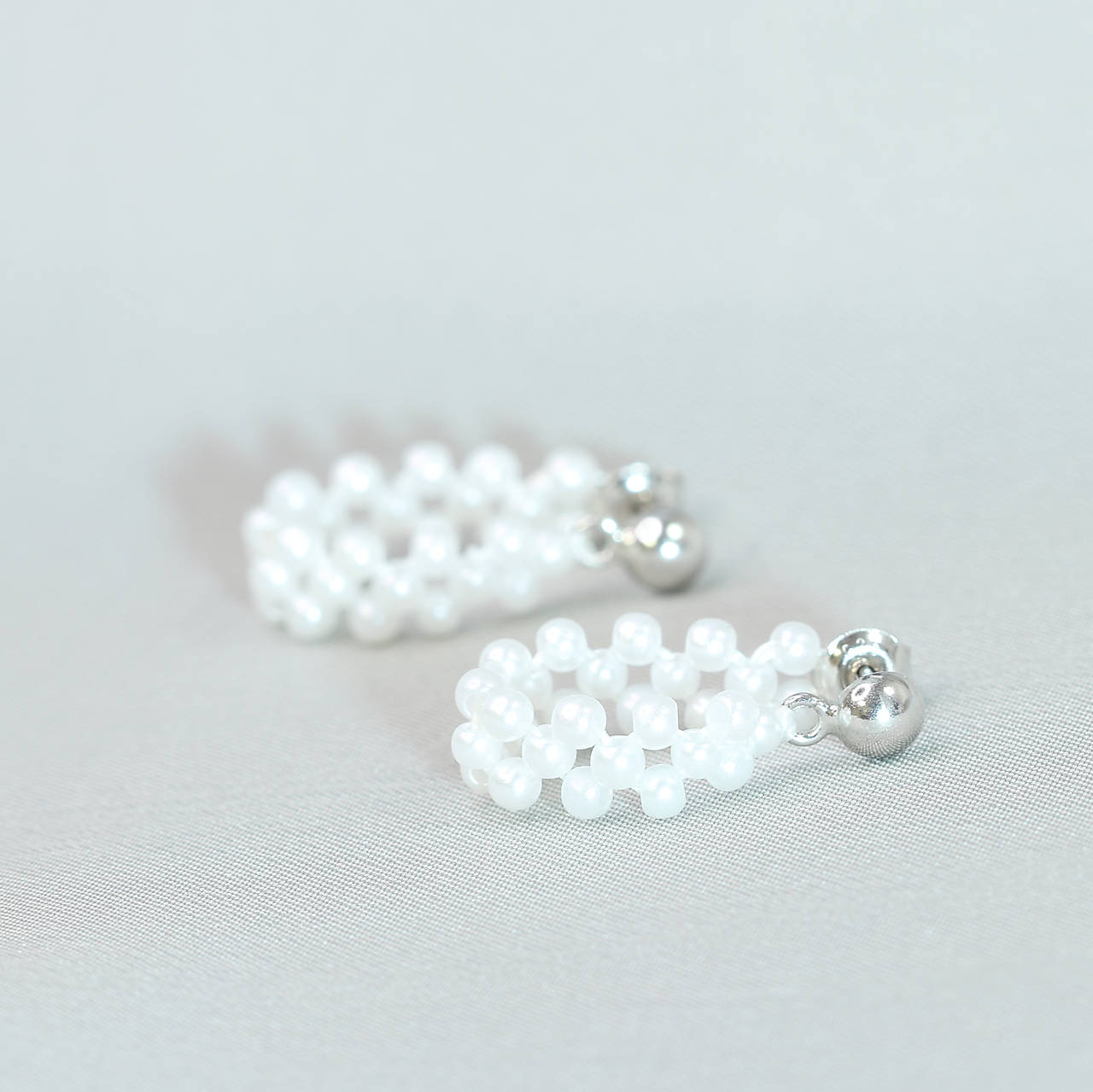 s v a d b a _ perličkové náušnice