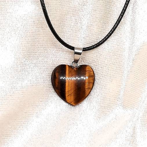 Prívesok srdce z minerálu (tigrie oko 20mm+šnúrka)