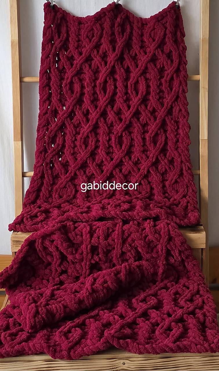 Jemnučká a ľahká deka z priadze alize puffy - šedá  (Deka, rozmer cca (60 x 70) cm, farba vínová/bordová)