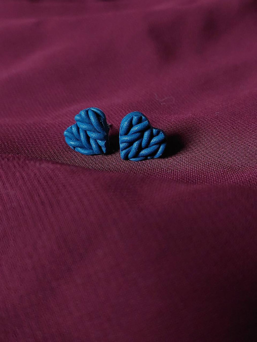 Náušnice - Štrikované napichovacie náušnice KNITTED (Srdiečka modré (1,5 cm)) - 18114993_