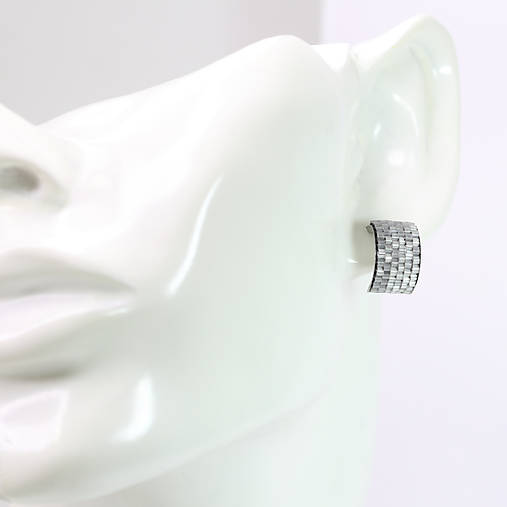 Oblúčikové napichovacie náušnice (Strieborná sivá)