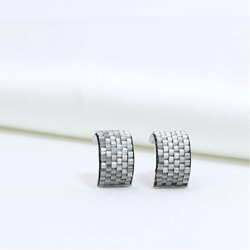 Oblúčikové napichovacie náušnice (Strieborná sivá)