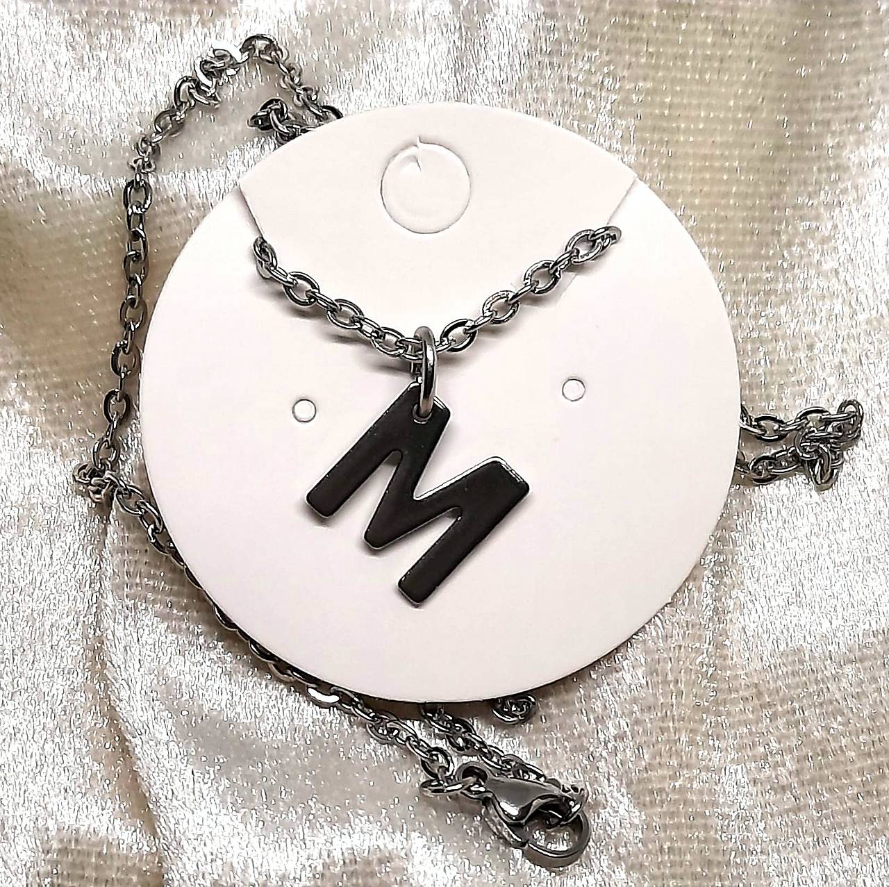 Náhrdelník s písmenom