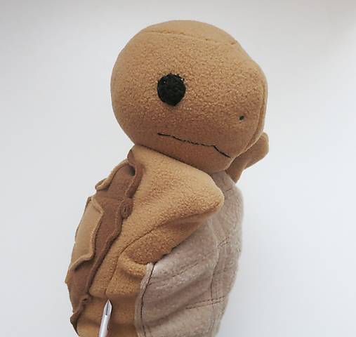 Maňuška korytnačka - hnedá